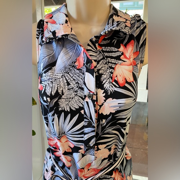 Sun protection &  pockets!!Perfect for pickleball, tennis, and being in the sun - Picture 2 of 9